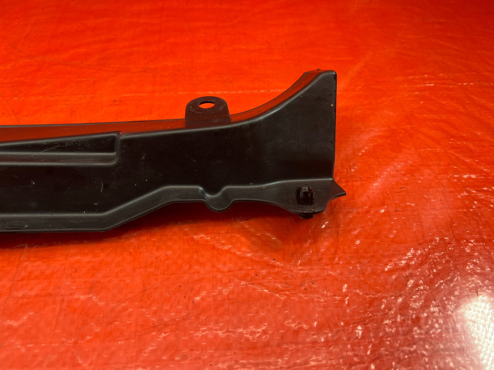 04 08 ACURA TSX   PASSENGER RIGHT   FENDER ENCLOSURE TRIM   OEM FACTORY #2098
