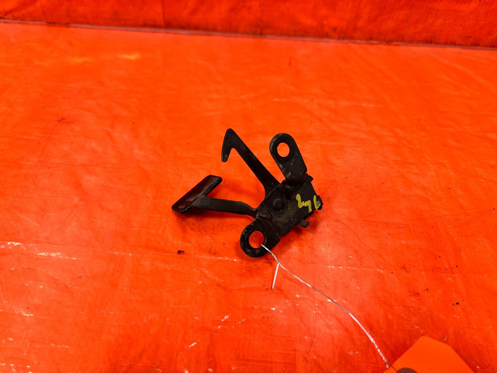 92 00 LEXUS SC300   HOOD LATCH LOCKING MECHANISM LOCK CATCHER   OEM FACTORY #2766