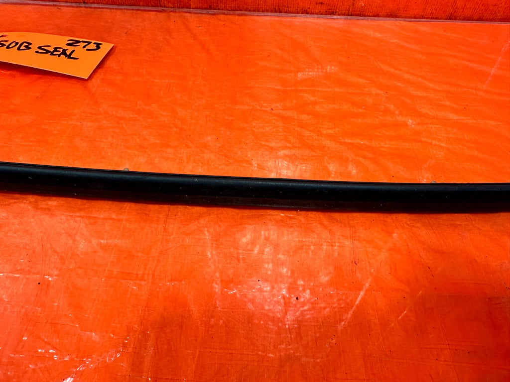 92 96 HONDA PRELUDE   LEFT OR RIGHT   LOWER DOOR SEAL WEATHER STRIP   OEM #273 19