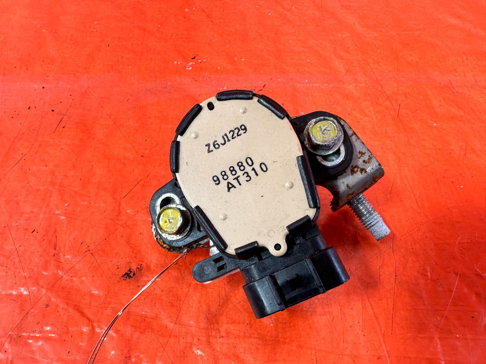 14 18 INFINITI Q50   BRAKE PEDAL SENSOR   98880 AT310   OEM FACTORY OE #3142