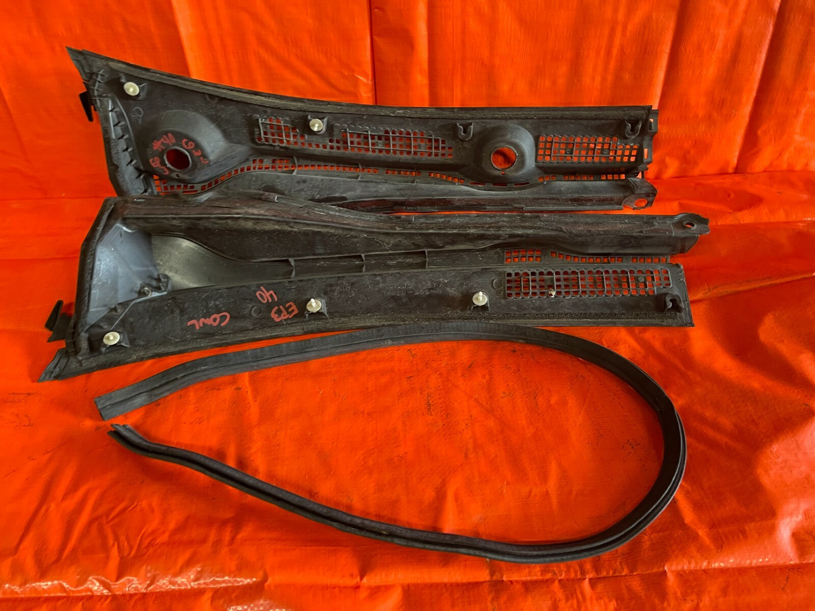 02 05 HONDA CIVIC SI EP3 HATCHBACK   WINDSHIELD WIPER COWL TRIM LEFT RIGHT OEM  6