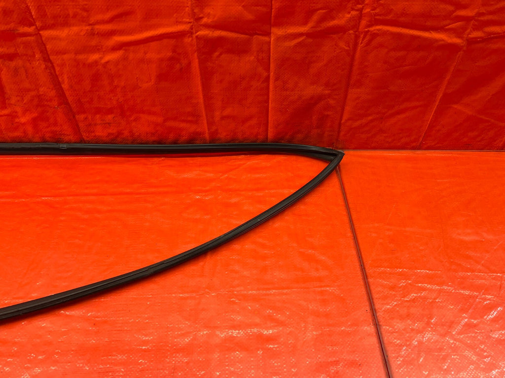 06 11 HONDA CIVIC COUPE PASSENGER RIGHT FRONT WINDOW GLASS RUN CHANNEL OEM #2231