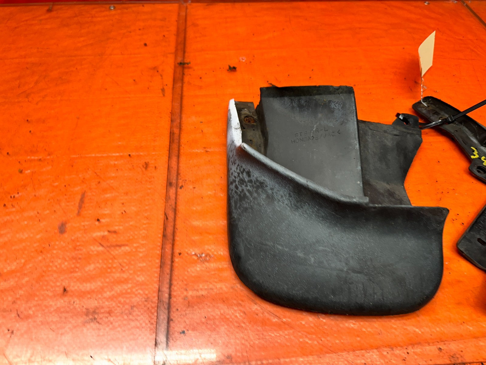 94-01 ACURA INTEGRA 4D SEDAN REAR MUD FLAPS GUARDS PAIR LEFT RIGHT OEM #34012