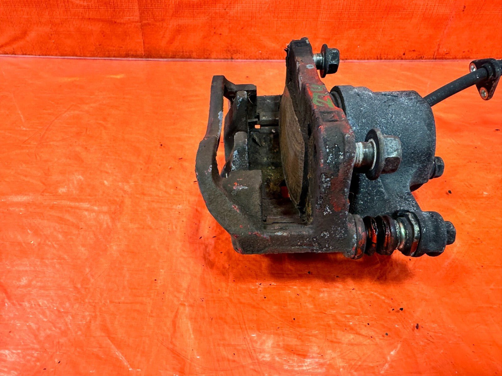94 95 ACURA INTEGRA   DRIVER LEFT FRONT BRAKE CALIPER   OEM FACTORY 2748