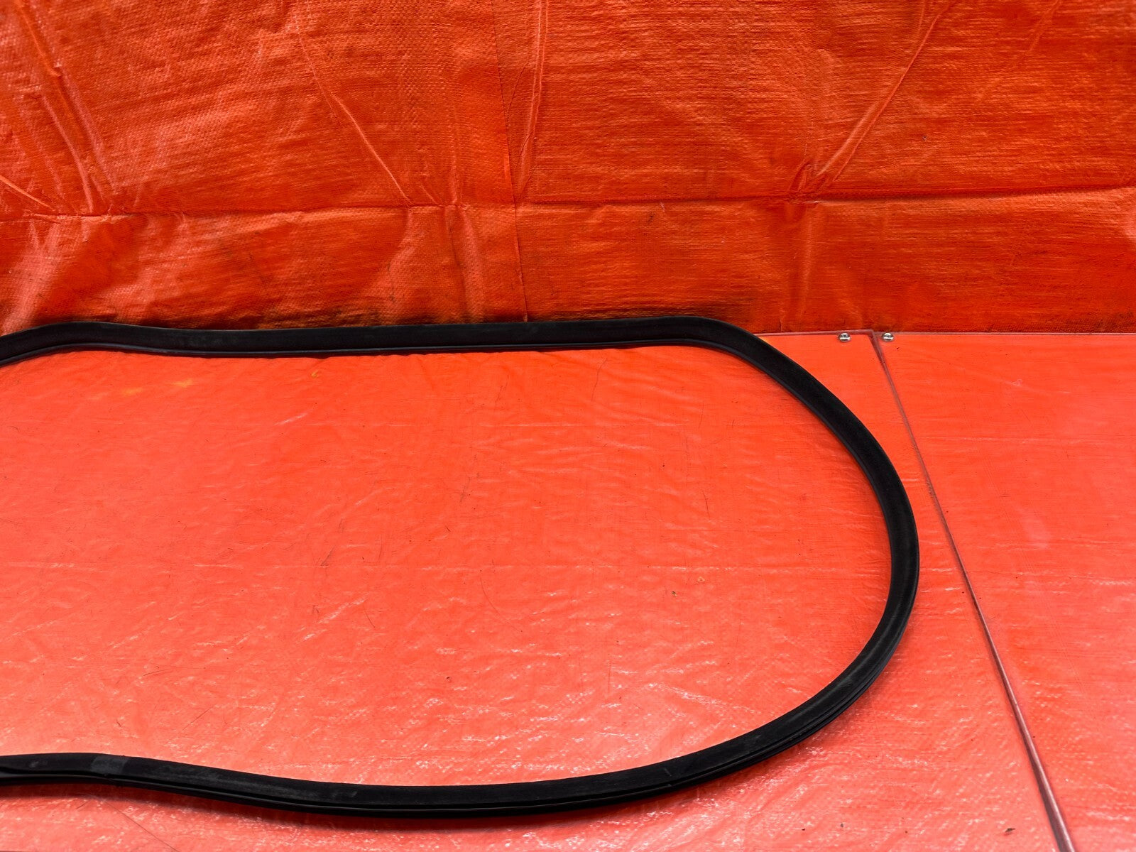 09 14 ACURA TSX   PASSENGER RIGHT REAR DOOR TO CHASSIS OPEN TRIM SEAL OEM 2332