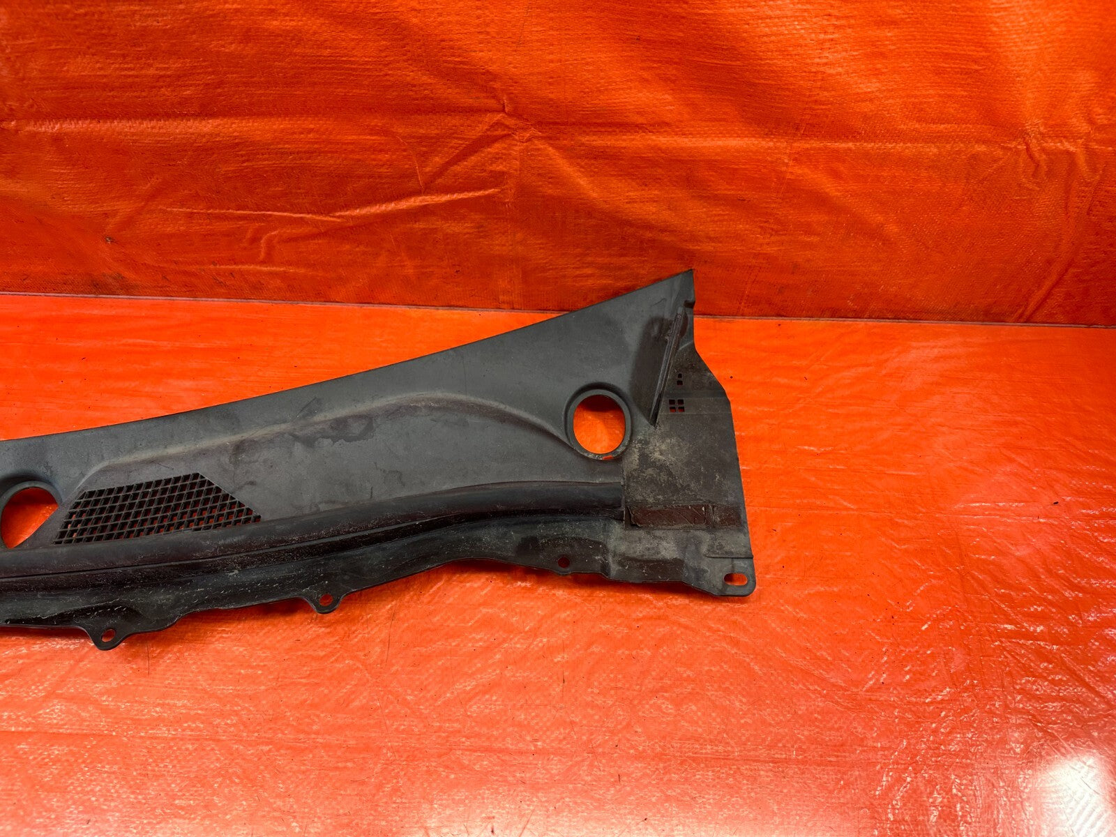 08 15 INFINITI G37 COUPE CONVERTIBLE WINDSHIELD WIPER COWL TRIM PLASTIC OEM 2322