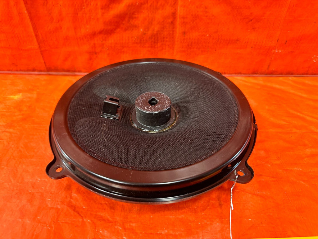 14 20 INFINITI Q50 & 17 20 Q60   LEFT OR RIGHT FRONT   BOSE SPEAKER   OEM #289 11