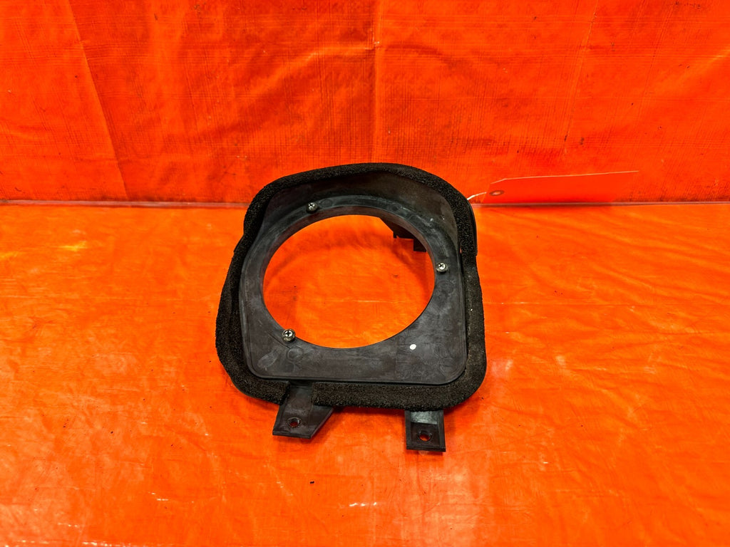 97 01 ACURA INTEGRA 2D REAR SPEAKER MOUNTING BRACKET PODS RIGHT SIDE OEM #2812