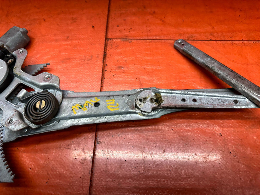 97 01 HONDA PRELUDE 2.2L PASSENGER RIGHT DOOR WINDOW REGULATOR WITH MOTOR #3367