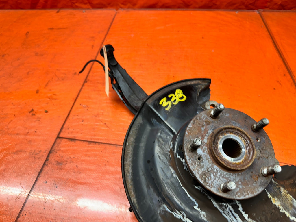 04-05 ACURA TSX 2.4L FRONT RIGHT PASSENGER SPINDLE KNUCKLE HUB OEM #33810