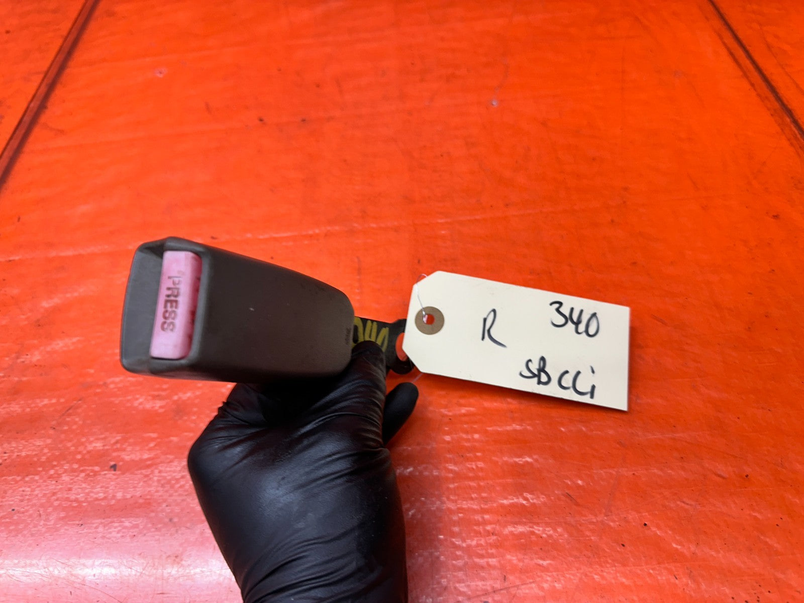 94-01 ACURA INTEGRA FRONT RIGHT PASSENGER SEAT BELT BUCKLE CLIP OEM #3406