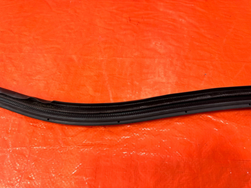 04 08 ACURA TSX   RIGHT FRONT DOOR TO CHASSIS WEATHER STRIP OPEN TRIM OEM #2757
