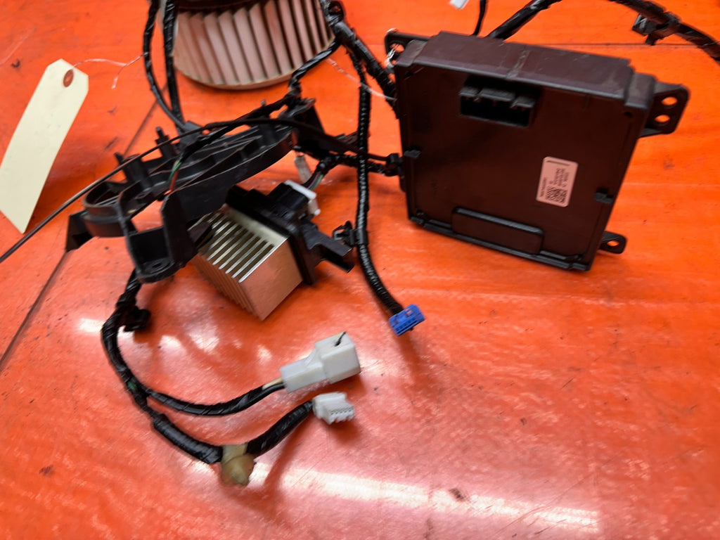 18 21 HONDA ACCORD 2.4L HEATER AC A/C BLOWER MOTOR WITH RESISTOR MODULE OEM #3247