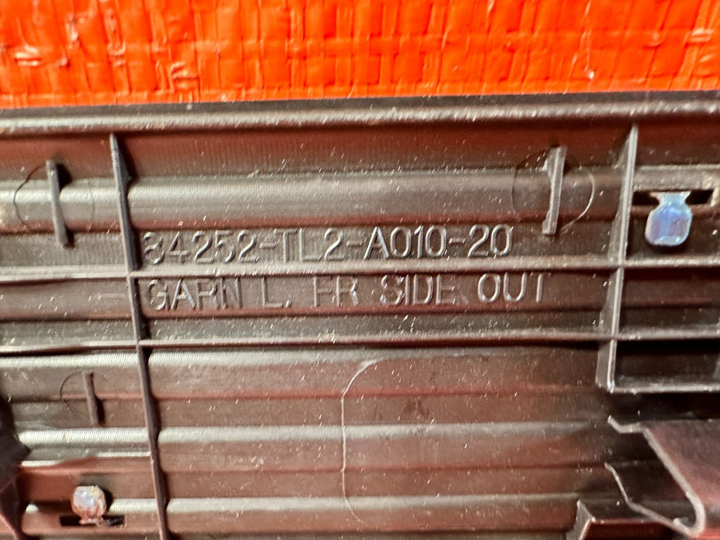 09 14 ACURA TSX   DRIVR LEFT FRONT FLOOR PILLAR SCUFF PLATE   OEM 3052
