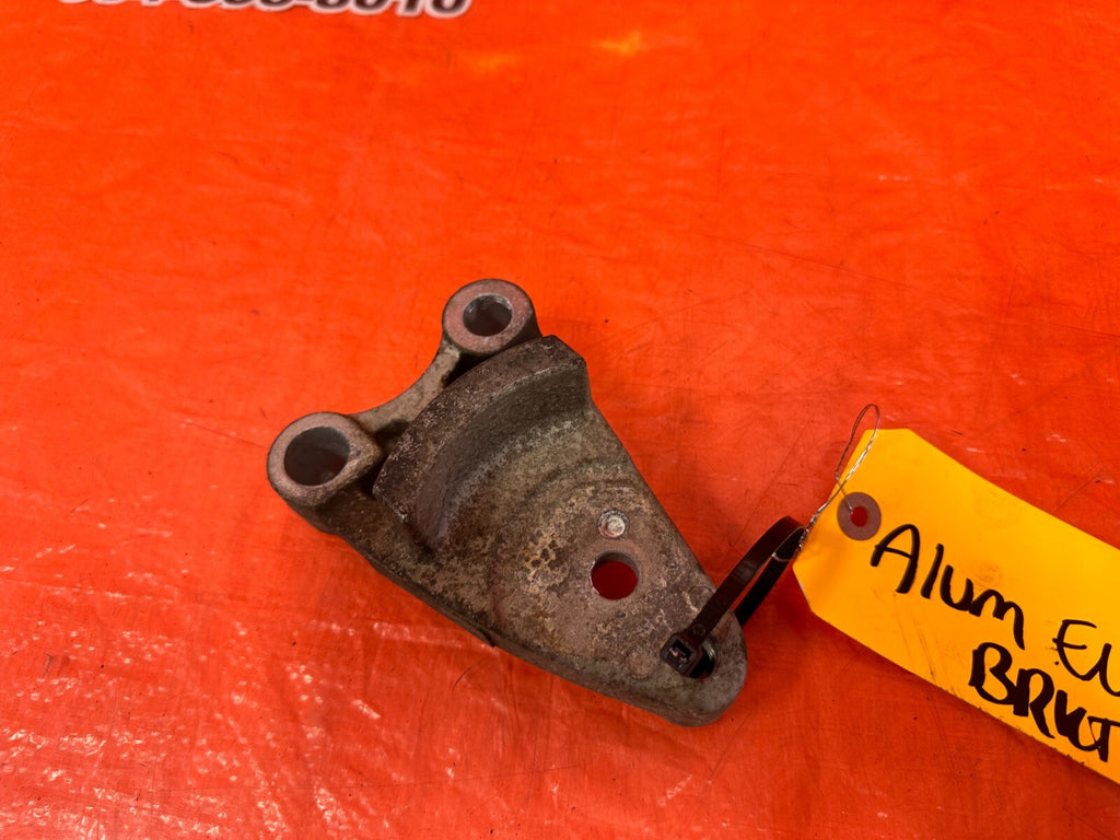06 11 HONDA CIVIC SEDAN 1.8L   R18A1 ALUMINUM ENGINE BRACKET   OEM #2605