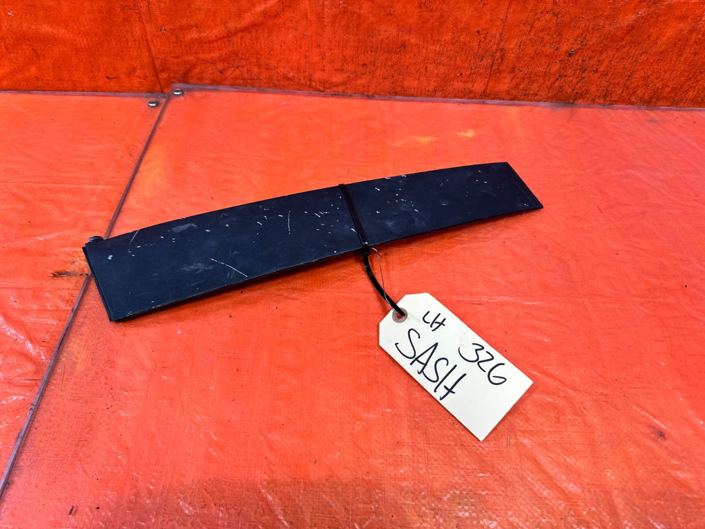 90 91 HONDA CIVIC HATCH   DRIVER LEFT DOOR SASH TRIM MOLDING STRIP B PILLAR 3270