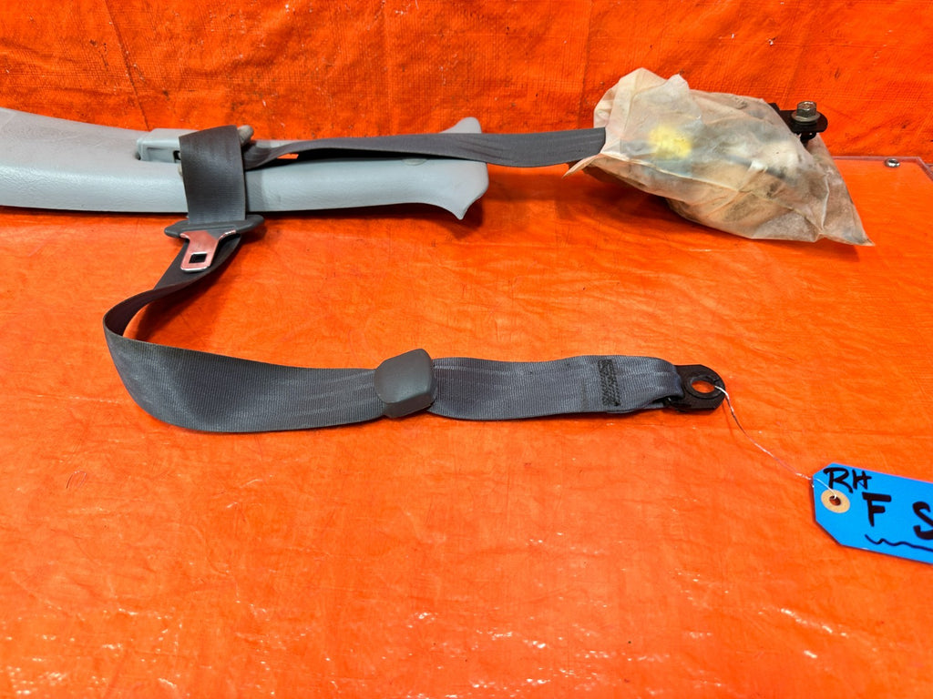 97 01 HONDA CR V CRV   FRONT SEAT BELT SET   LEFT & RIGHT SEAT BELTS   OEM #3014