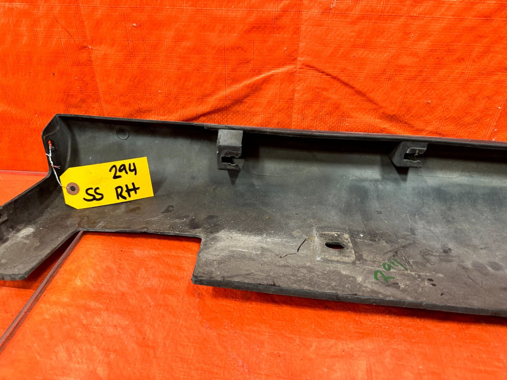 93 97 HONDA DEL SOL   SIDE SKIRT ROCKER MOLDING TRIM   RIGHT SIDE   OEM #2947