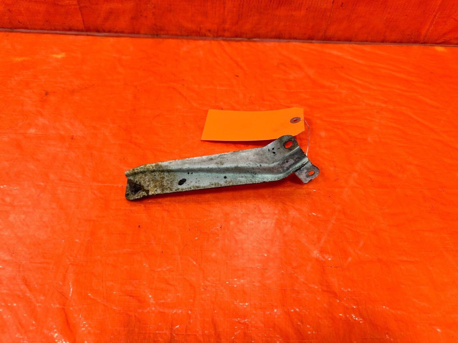 94 01 ACURA INTEGRA   FENDER MOUNTING BRACKET SUPPORT BRACE DRIVER LEFT OEM #2816