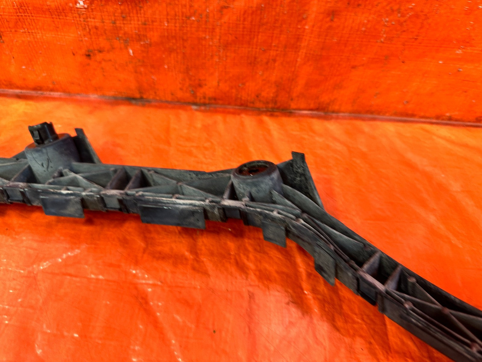 09 11 MAZDA RX8 RX 8  RIGHT REAR BUMPER BRACKET RETAINER CLIP OEM 3036