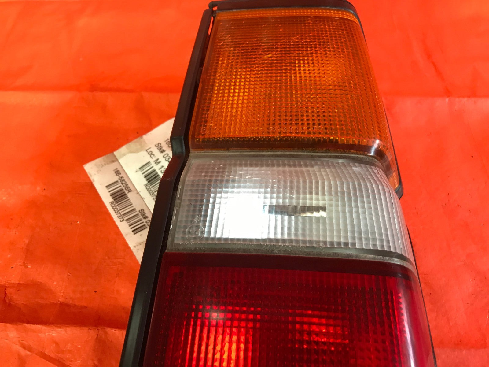 OEM 1991 91 NISSAN PATHFINDER PASSENGER RIGHT TAIL LIGHT LAMP R RH2