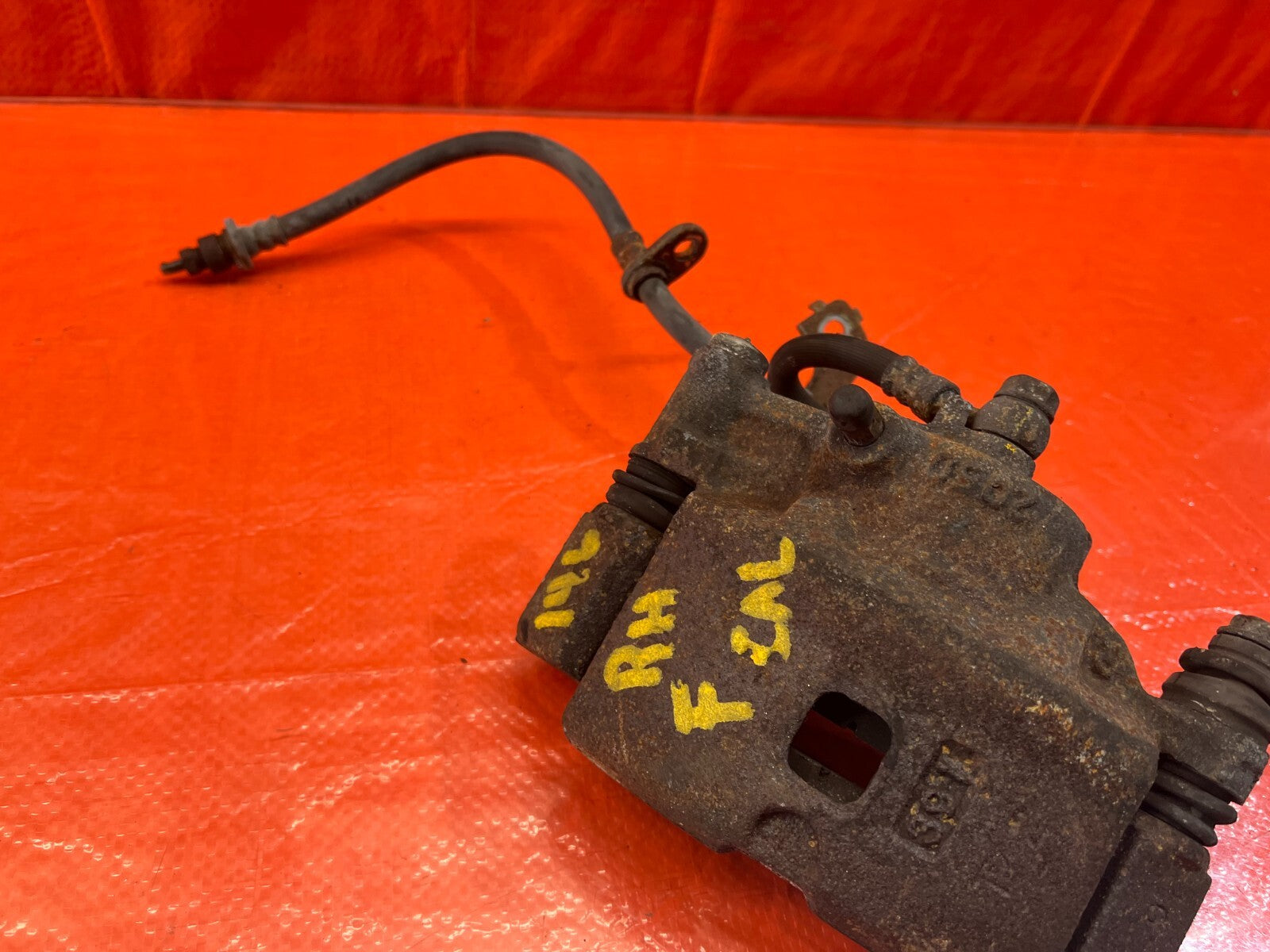 93 94 HONDA DEL SOL S   PASSENGER RIGHT FRONT BRAKE CALIPER   OEM FACTORY #1466