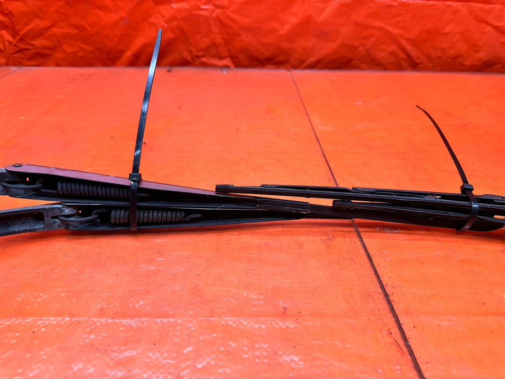 94 01 ACURA INTEGRA FRONT WINDSHIELD WIPER ARM SET OEM #3318