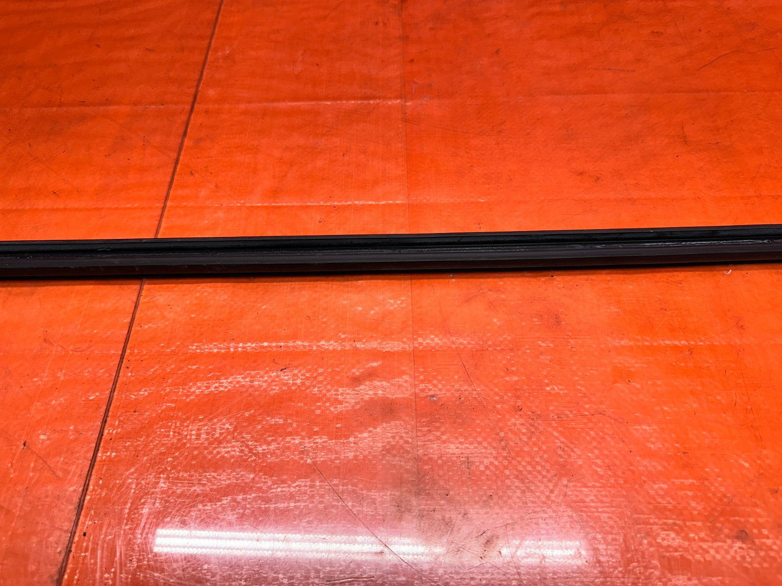 94 01 ACURA INTEGRA COUPE RIGHT PASSENGER DOOR UPPER GLASS WEATHERSTRIP #33112
