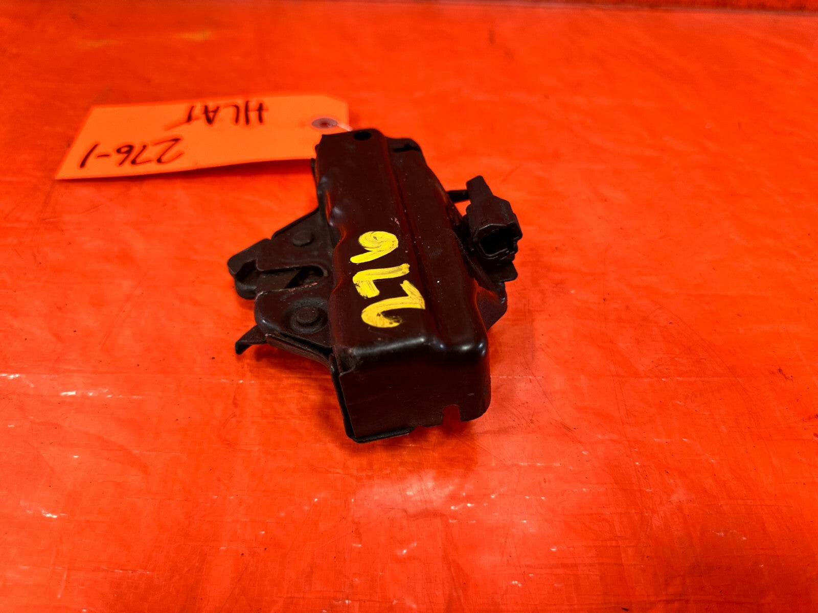92 00 LEXUS SC300   HOOD LATCH LOCKING MECHANISM LOCK   OEM FACTORY #2765