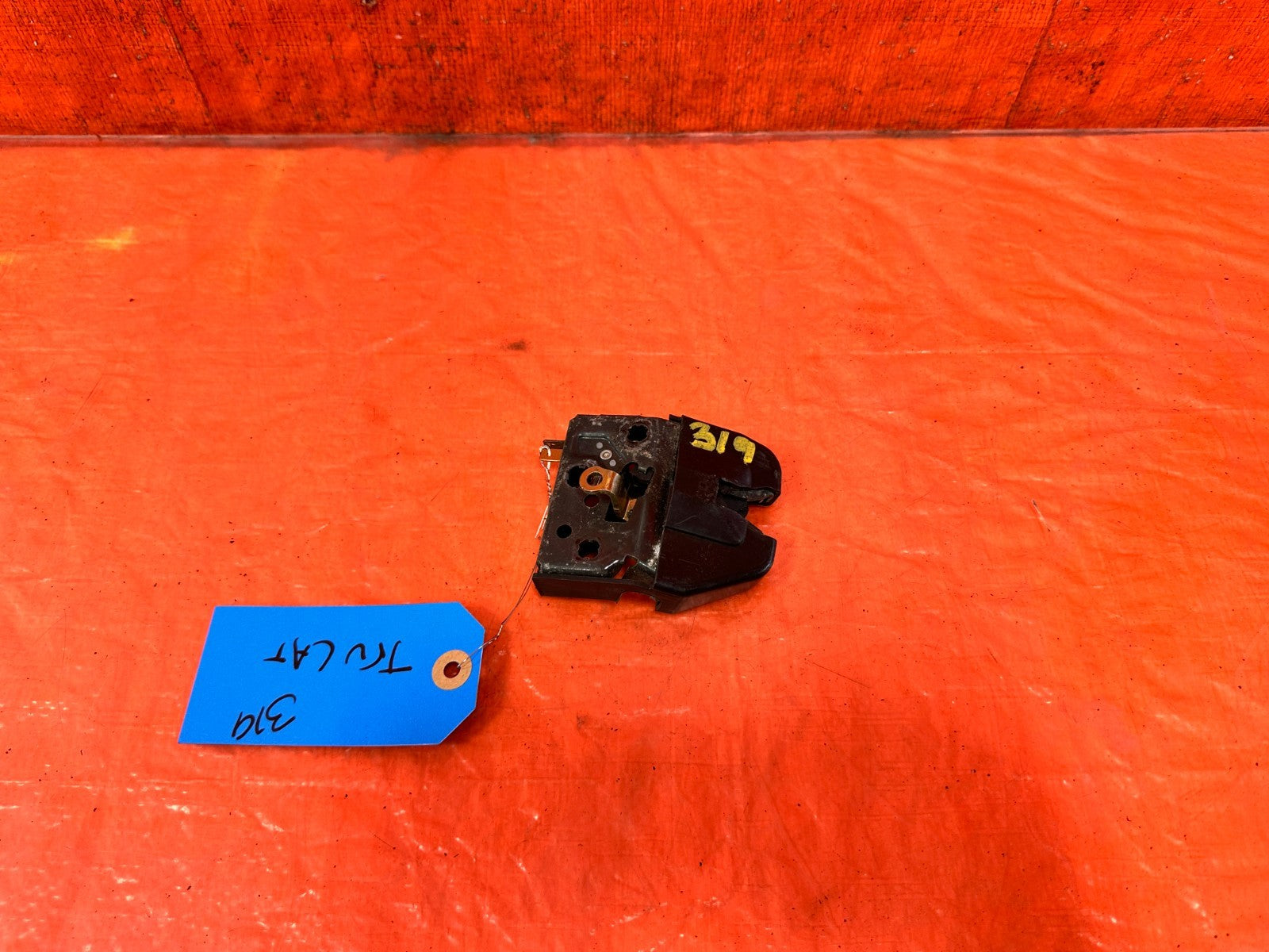 96 00 HONDA CIVIC COUPE   TRUNK LID LATCH LOCK ACTUATOR  OEM 3192
