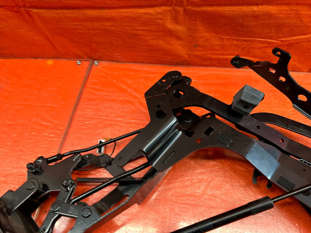 09 15 INFINITI G37 CONVERTIBLE   LEFT REAR CONVERTIBLE HINGE LINKAGE OEM #2325