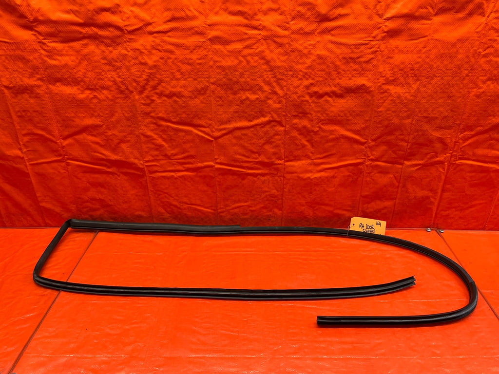 13 16 SCION FRS   13 16 SCION FRS   RIGHT DOOR TO CHASSIS WEATHER STRIP OPENING0