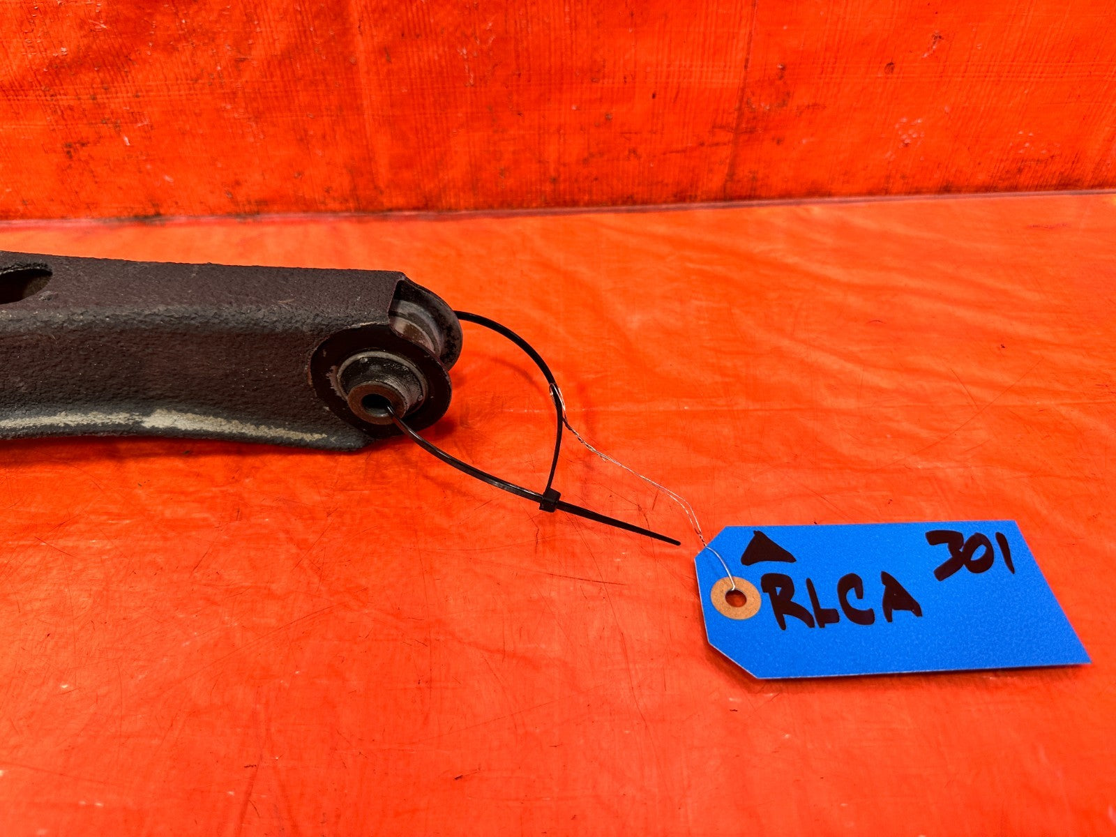 97 01 HONDA CR V CRV   REAR LOWER CONTROL ARM   DRIVER LEFT  SIDE   OEM #3011
