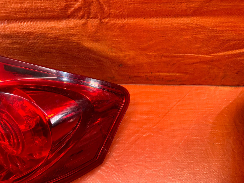 09 13 INFINITI G37 SEDAN PASSENGER RIGHT OUTER TAIL LIGHT LAMP OEM FACTORY #2381