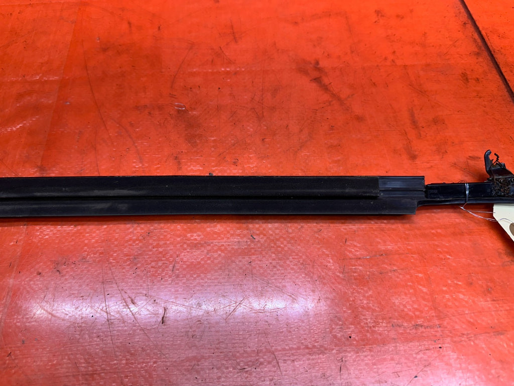03-08 NISSAN 350Z 2D DRIVER LEFT DOOR WINDOW GLASS MOULDING TRIM OEM #3469