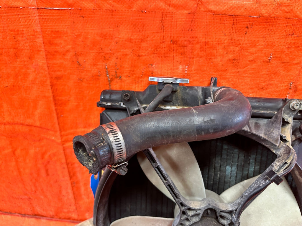 93 97 HONDA DEL SOL 92 00 CIVIC   RADIATOR W/ FAN & HOSES   OEM #32710