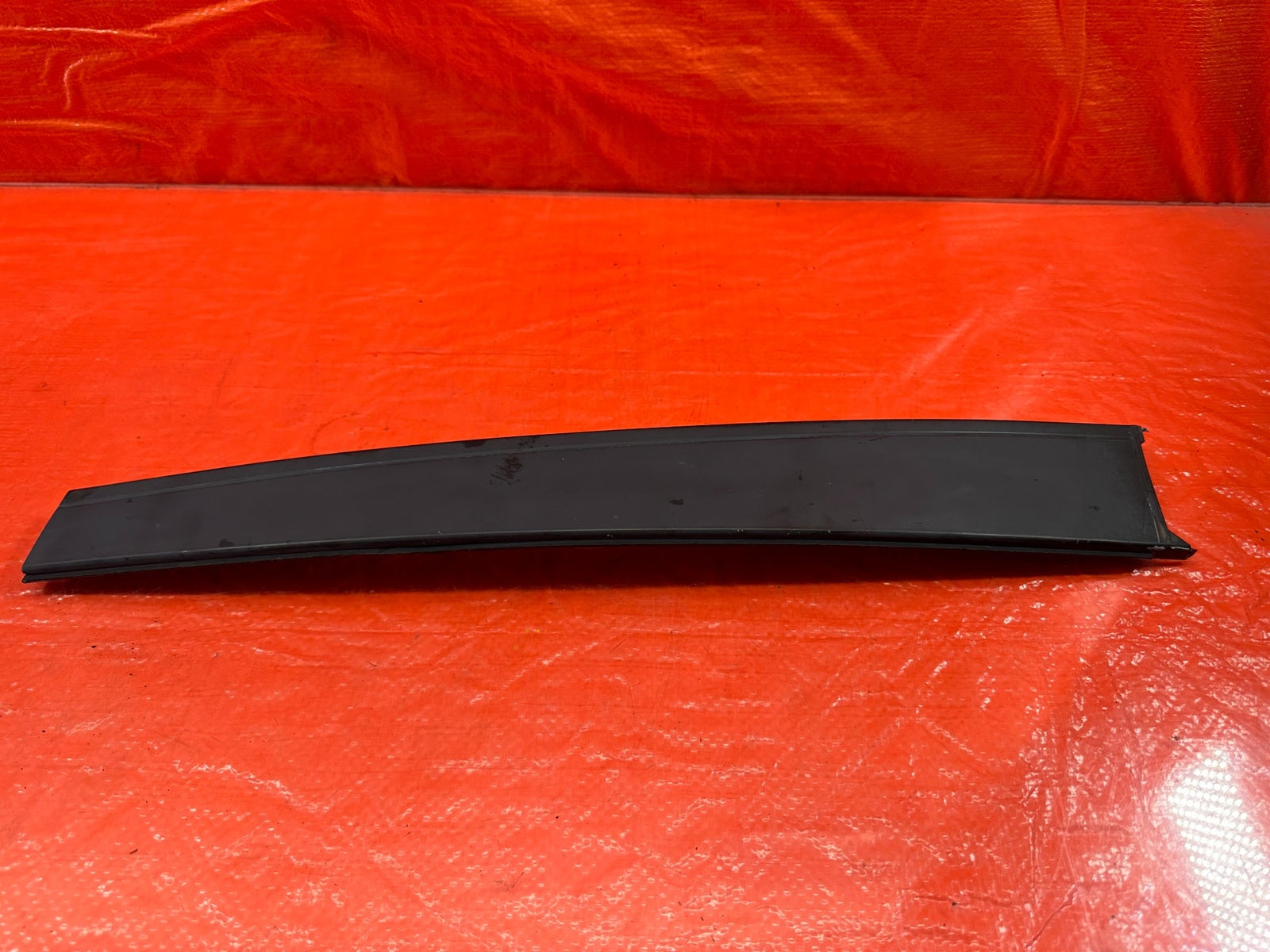 95 98 HONDA ODYSSEY   PASSENGER RIGHT FRONT DOOR SASH TRIM   OEM FACTORY #1930