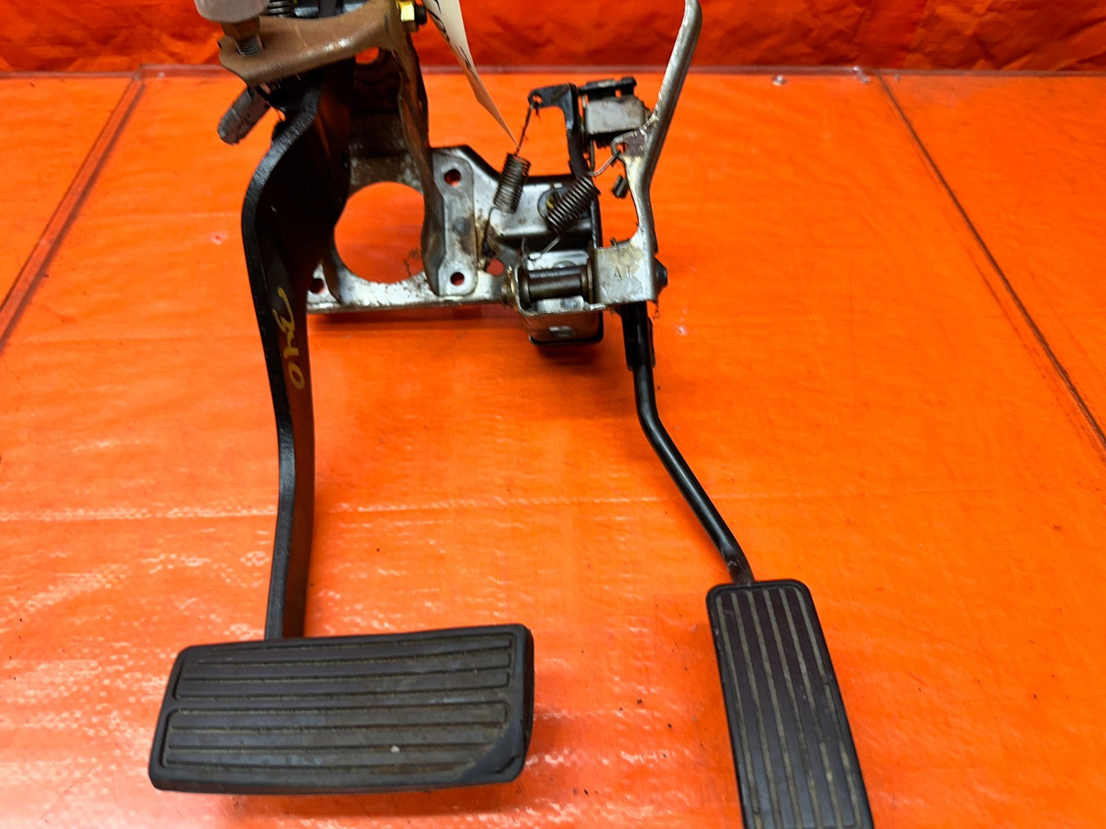 94-01 ACURA INTEGRA AUTOMATIC TRANSMISSION GAS BRAKE PEDALS ASSEMBLY OEM #3407