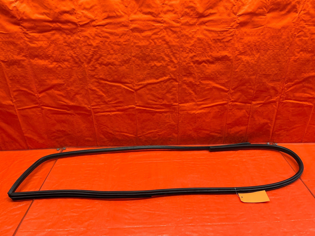 13 16 SCION FRS   13 16 SCION FRS   RIGHT DOOR TO CHASSIS WEATHER STRIP OPENING9