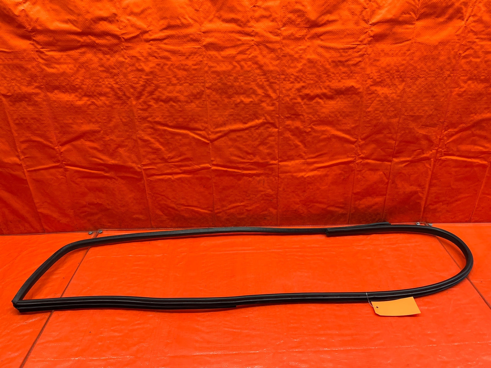 13 16 SCION FRS   13 16 SCION FRS   RIGHT DOOR TO CHASSIS WEATHER STRIP OPENING9