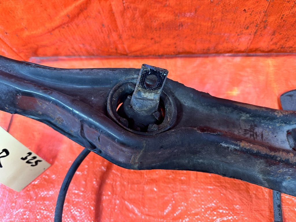 90 91 HONDA CIVIC HATCHBACK   PASSENGER RIGHT REAR TRAILING ARM LOWER ARM   3252