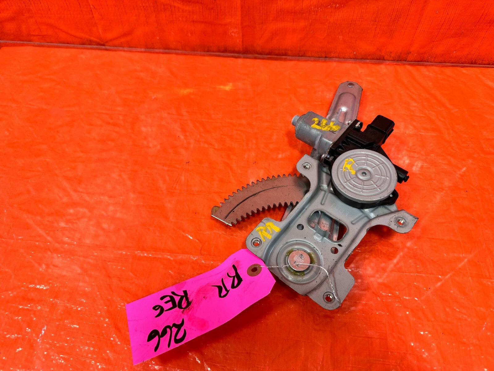 15 21 SUBARU WRX & STI PASSENGER RIGHT REAR   WINDOW REGULATOR W/ MOTOR OEM #2660