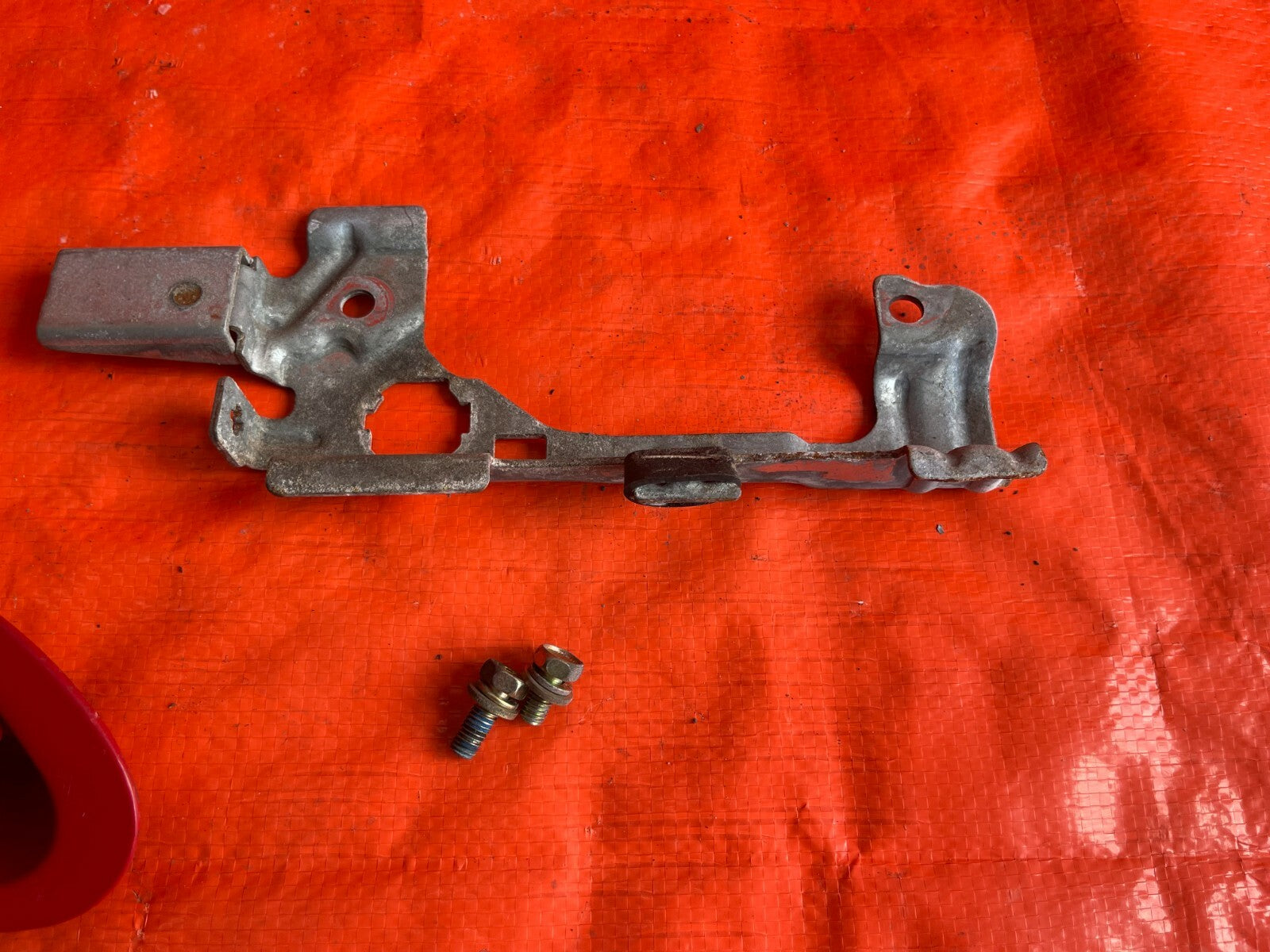 00 09 HONDA S2000 PASSENGER RIGHT EXTERIOR DOOR HANDLE   RED FADED   W/ BRACKET7