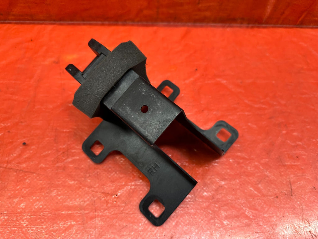 2010 10 INFINITI G37 CONVERTIBLE   RIGHT TOP BRACKET   PART # 97094 JJ50A   #2322