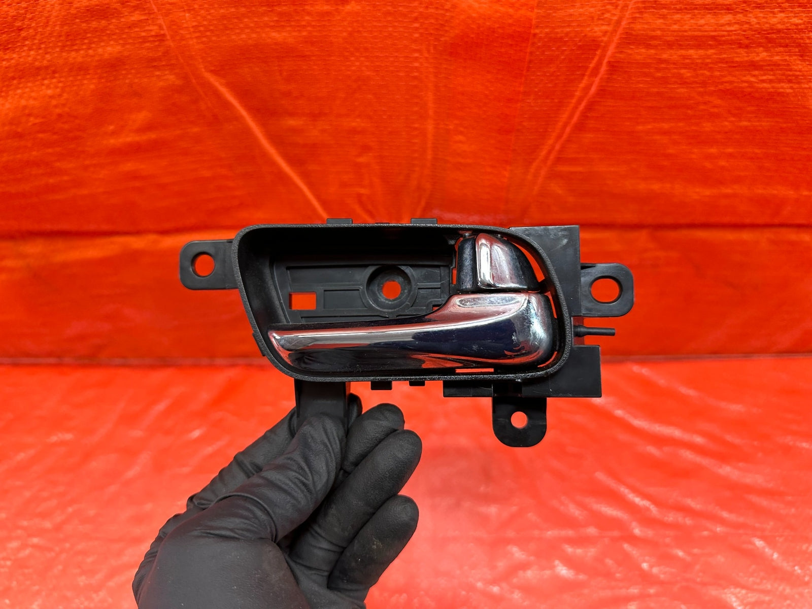 08 15 INFINITI G37 Q60 COUPE   PASSENGER RIGHT INTERIOR DOOR HANDLE   OEM #1904