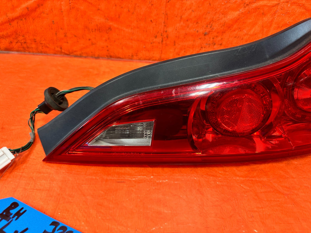 11 15 INFINITI G37 CONVERTIBLE   PASSENGER RIGHT TAIL LIGHT TAIL LAMP   OEM 3292