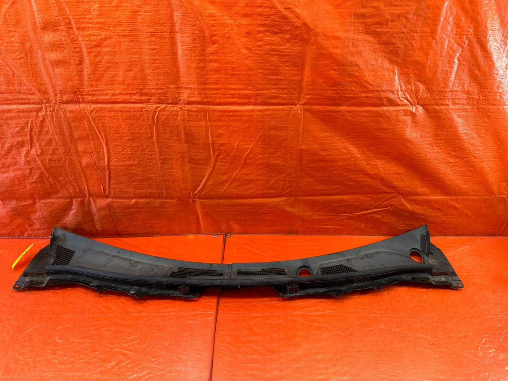 08 15 INFINITI G37 COUPE CONVERTIBLE WINDSHIELD WIPER COWL TRIM PLASTIC OEM 2320