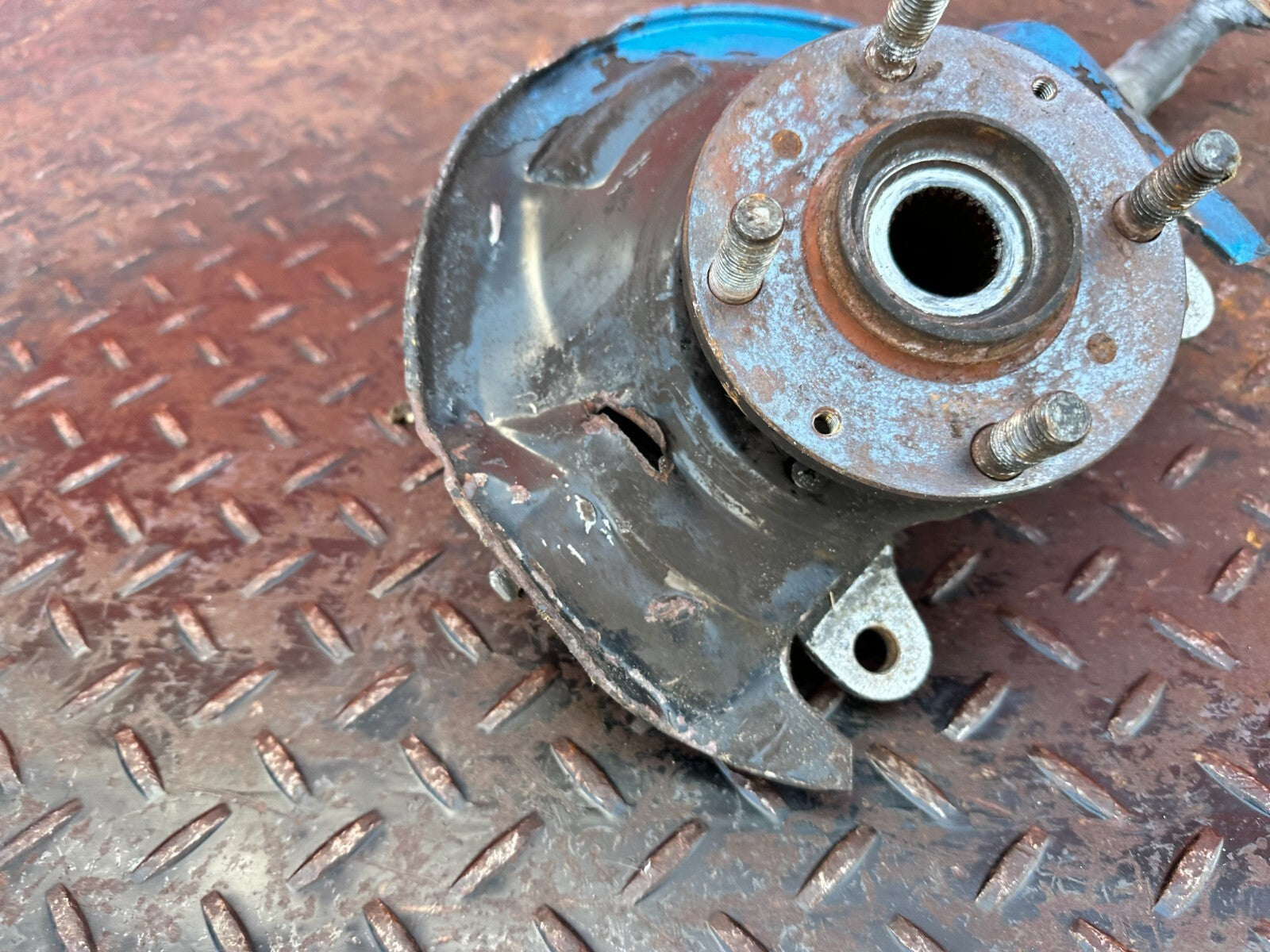 88 89 HONDA CRX   PASSENGER RIGHT FRONT SPINDLE KNUCKLE HUB   OEM FACTORY #2772