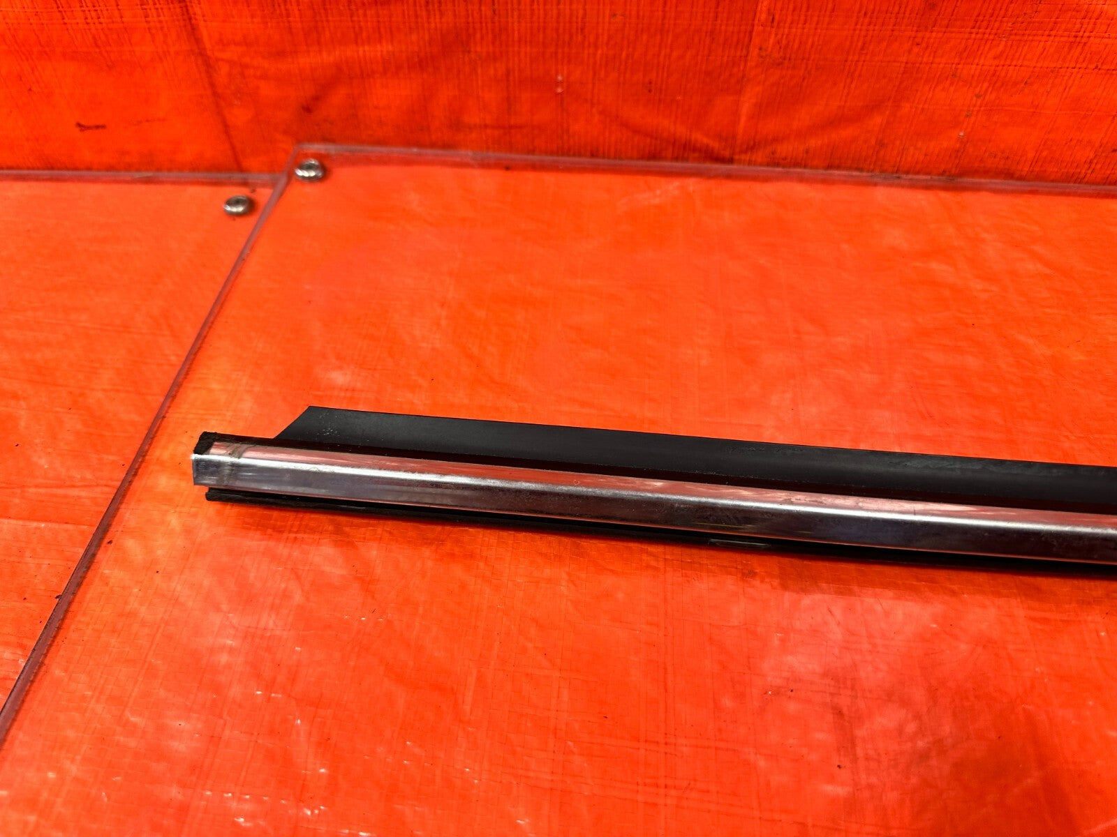 08 15 INFINITI G37 COUPE &   DRIVER LEFT EXTERIOR WINDOW GLASS TRIM OEM 2785