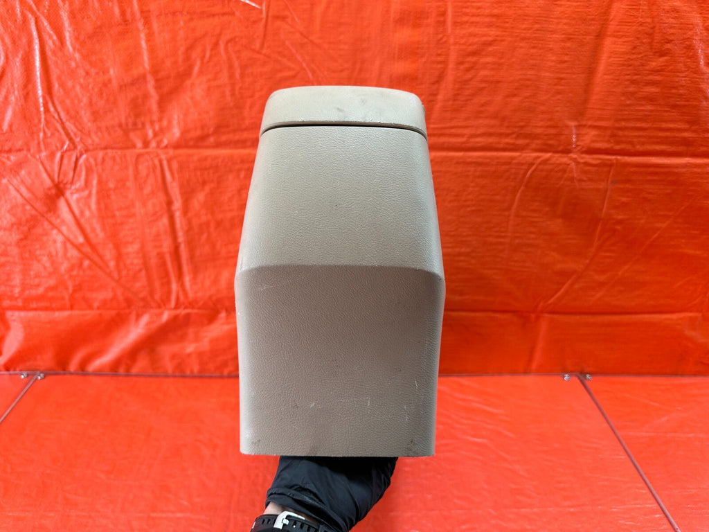 04 08 ACURA TSX   ARM REST / CENTER CONSOLE STORAGE COMPARTMENT BIN TAN OEM #19611